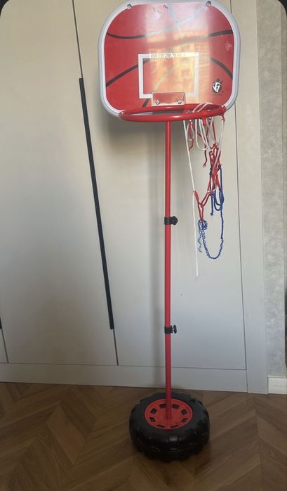 Игра в баскетбол