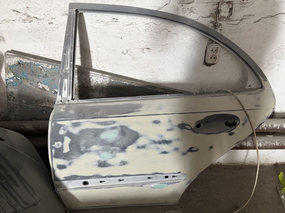 Задняя дверь мерседес лупарь