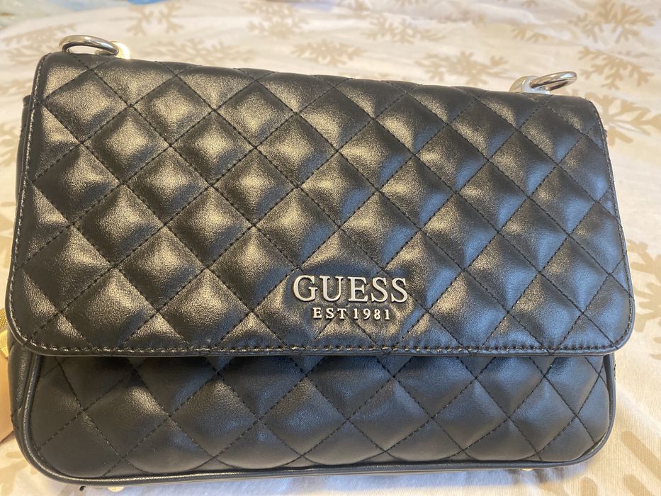 Дамска чанта GUESS
