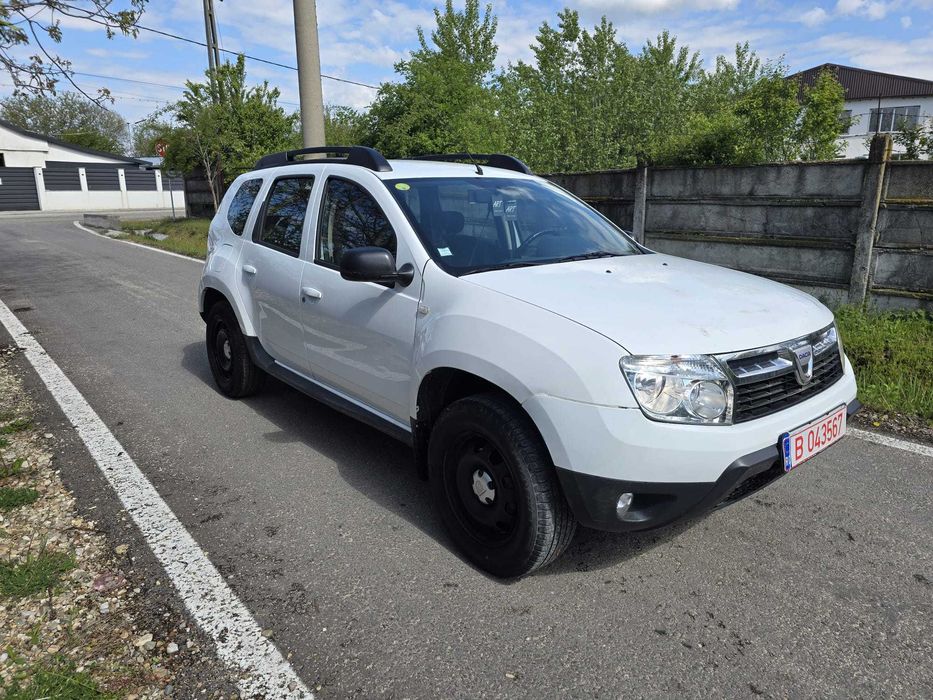 DACIA Duster 1.5 dci 4X4 6 trepte 110 cp aer conditionat