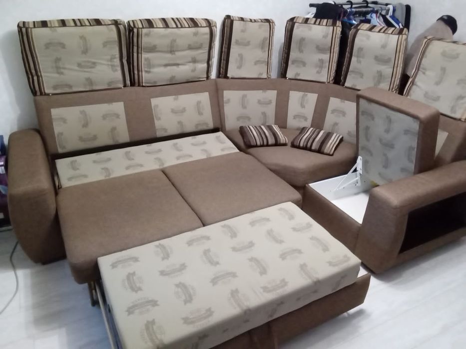 Диван для зала и/или гостиной