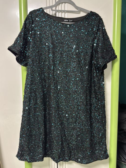 Блетяща рокля XL