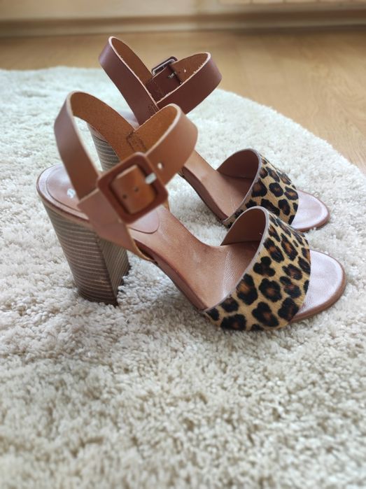 Bata, тигрови сандали с дебел ток, размер 37