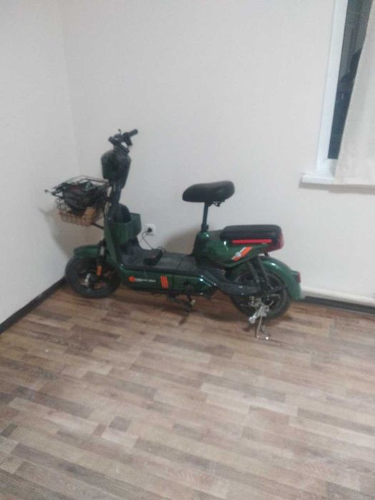 Скутер сотилади холати яхши