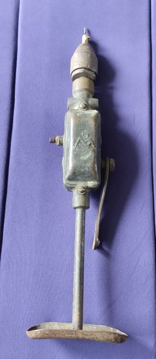 Дрель ручная рабочая времени СССР.