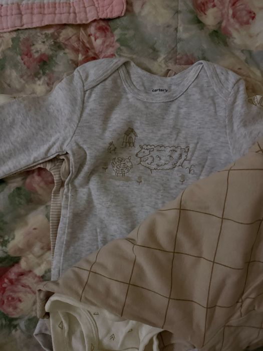 Продам 6 шт бодикоа carters