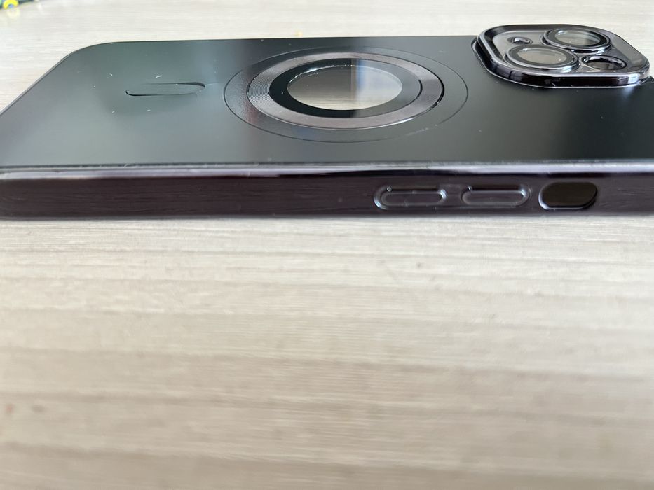 Чехол на iPhone 13/14