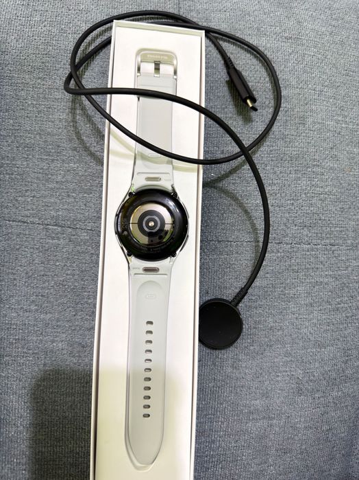 Часовник Samsung galaxy watch 6