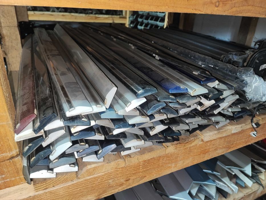 Лайсни за калници и врати  от Мерцедес