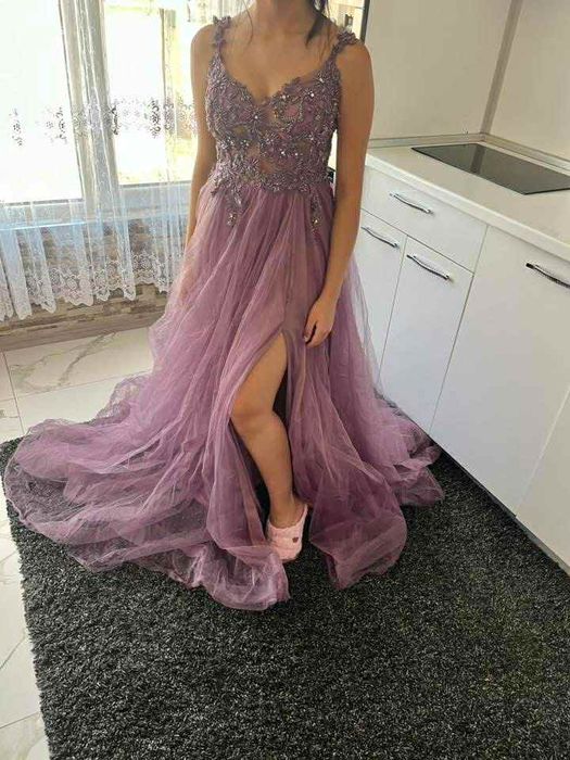 Лилава рокля офицялна!