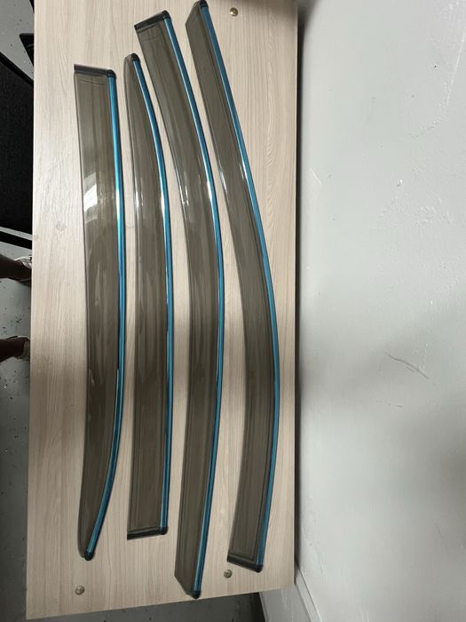 Ветровики Hongqi E-QM5