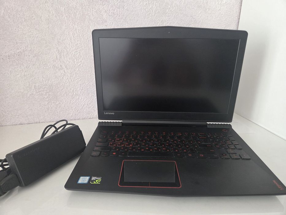 Игровой ноутбук Lenovo Legion Y520/i5/GTX 1050 Ti / SSD + HDD