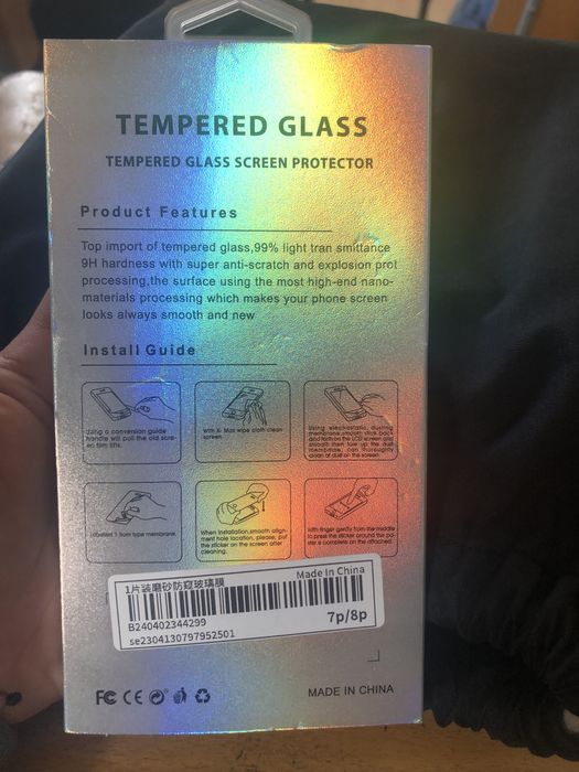 Vând husă și folei privacy pentru iPhone 8 Plus