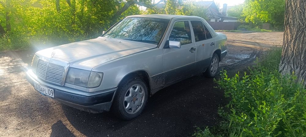 Мерседес Бенс Е200