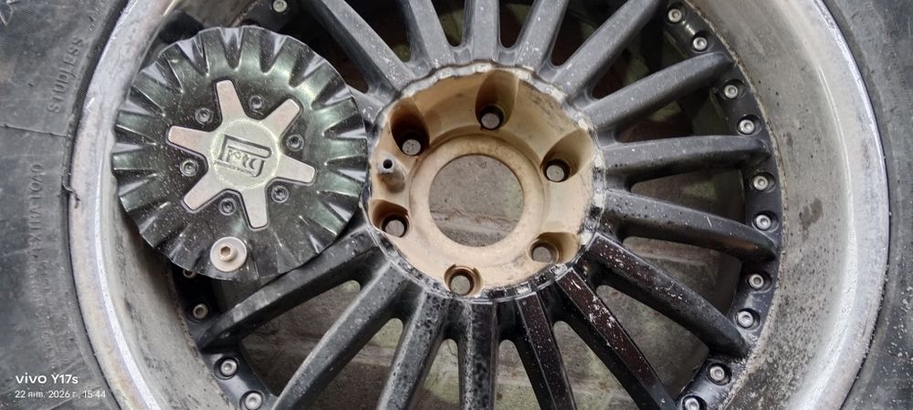 Продам комплект колес