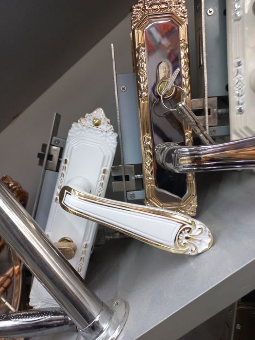 Установка замок   Установка двери