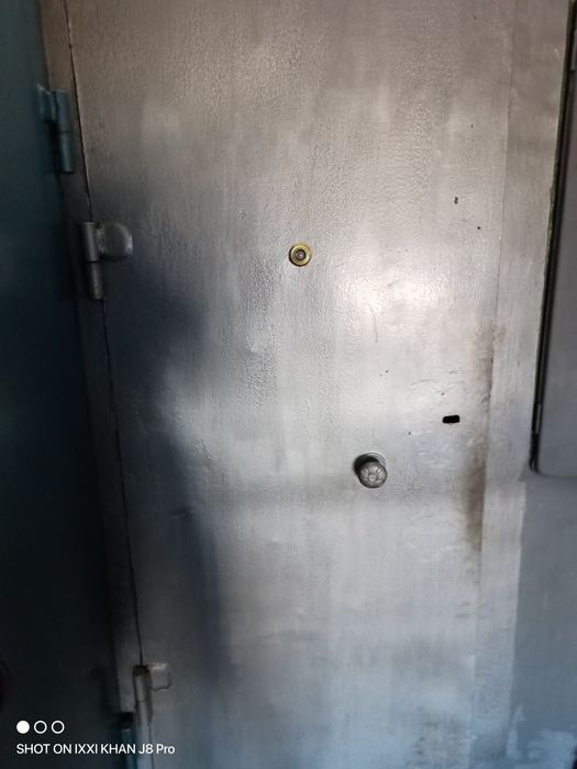 Продам входную дверь