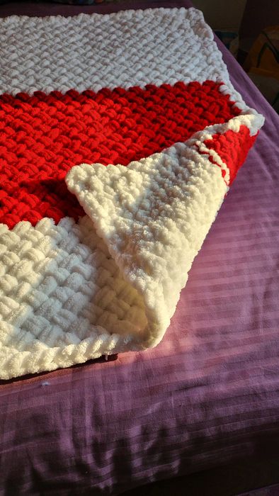 Ново ръчно плетено одеяло 90/90 см прежда Ализе Пуфи