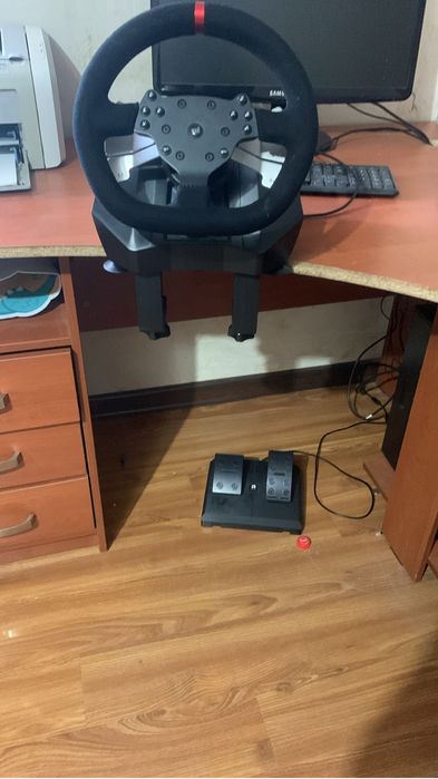 Игровой руль……..