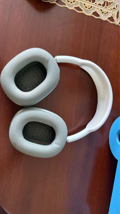Продается Airpods Max цветом хаки, оргинальные