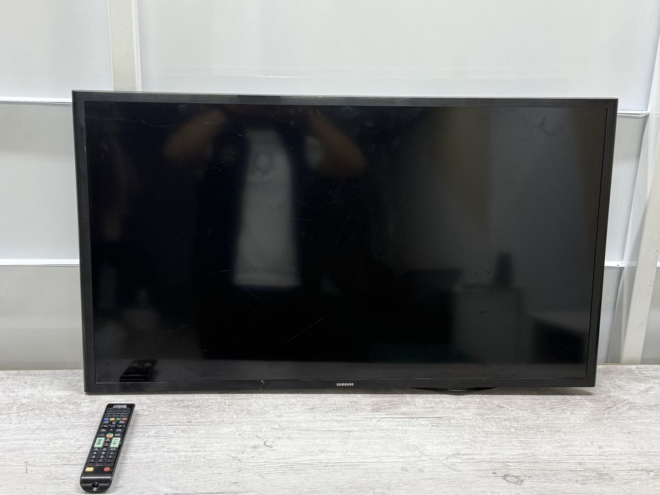 Телевизор Samsung LED UE40J5200AU / ЛОМБАРД ДД / id 4718