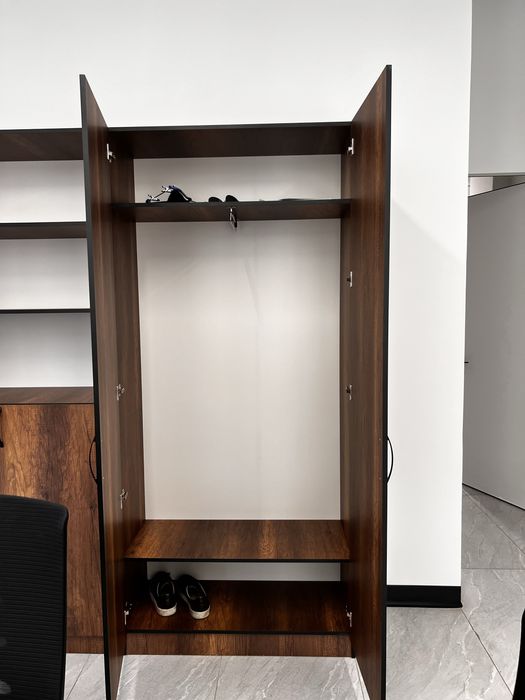 Срочно продам шкафы