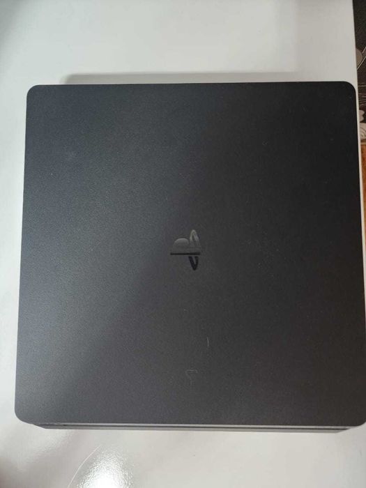 Playstation 4 slim 1 Tb + игры