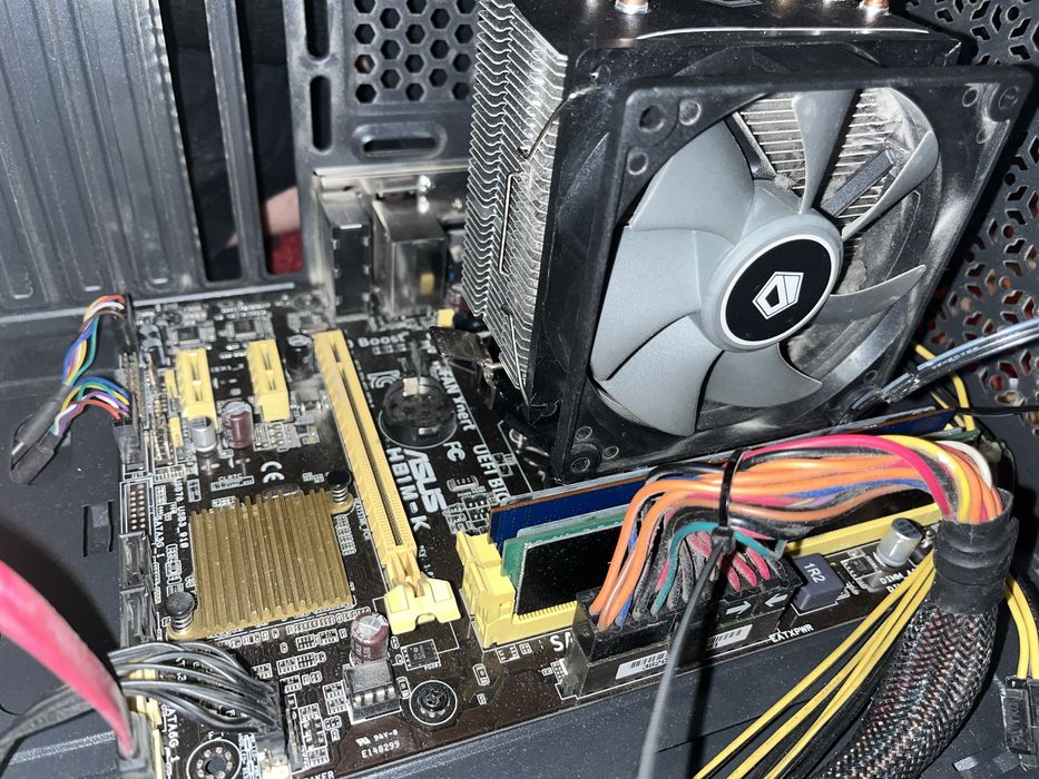 Продаётся комплект ПК: Материнка ASUS + i7 4790 + 8GB DDR3