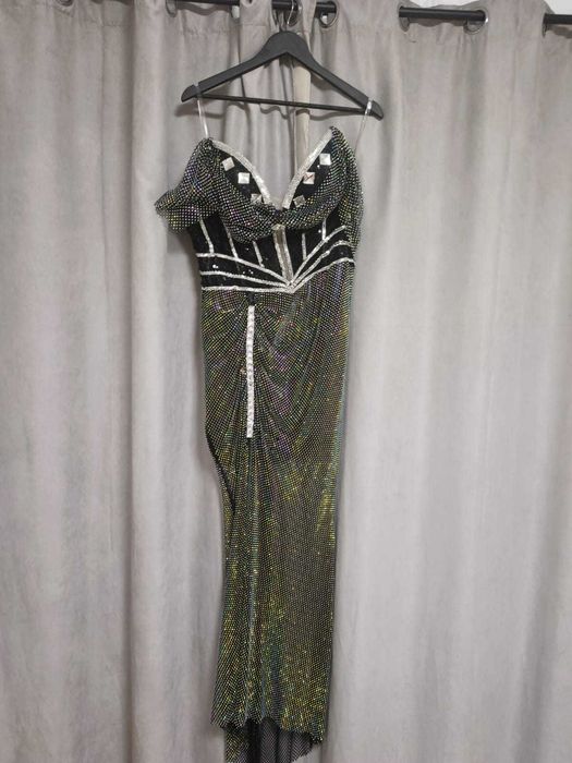 Rochie bijuterie făcută pe comandă