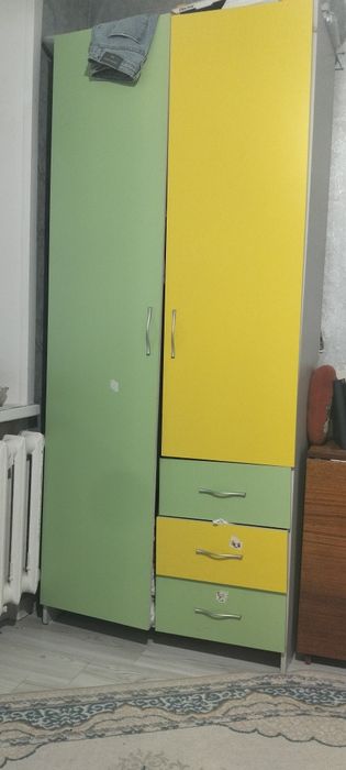 Продается шкаф в детскую