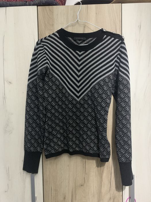 Guess пуловер, запазен, оригинален