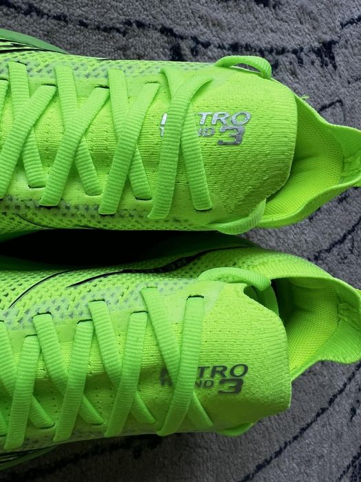 Дамски спортни маратонки.