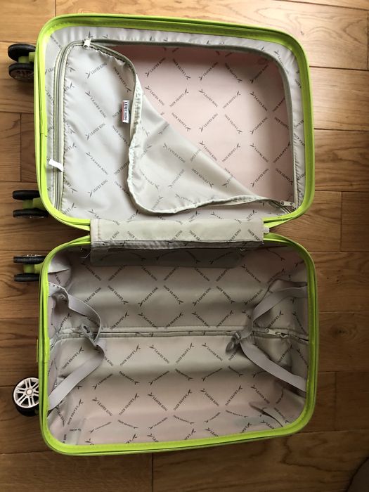 Чемодан для ручной клади