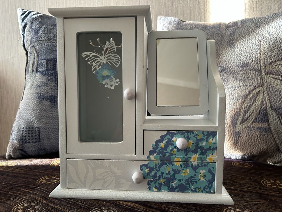 Шкатулка для украшений