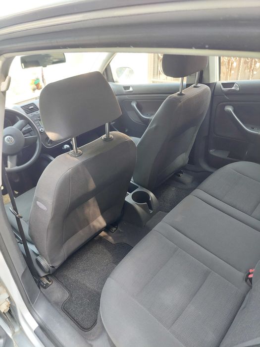 Volkswagen golf 5 2005, 1.6 benzina 255.000km. Negociabil.
