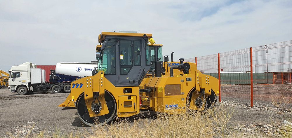 Дорожный каток, 8 тонн XCMG XD83 (крабовый ход) в Ташкенте