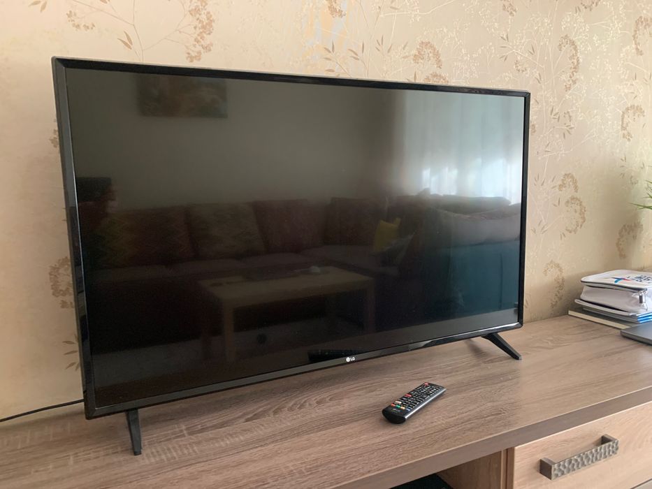 Телевизор LG 43LM5700PLA