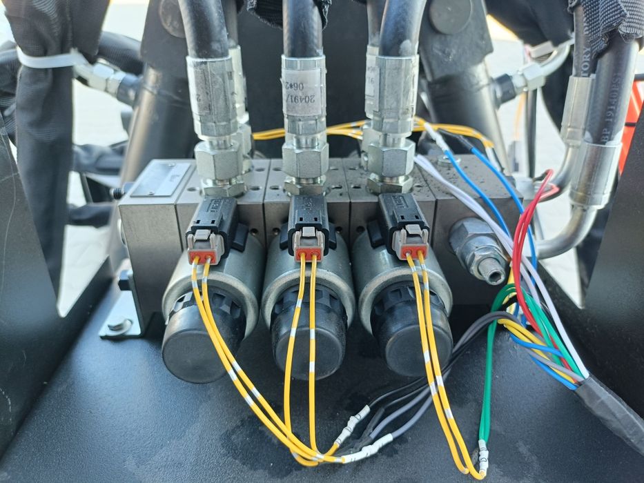 Nivelator de teren pentru mini încărcătoare tip BOBCAT