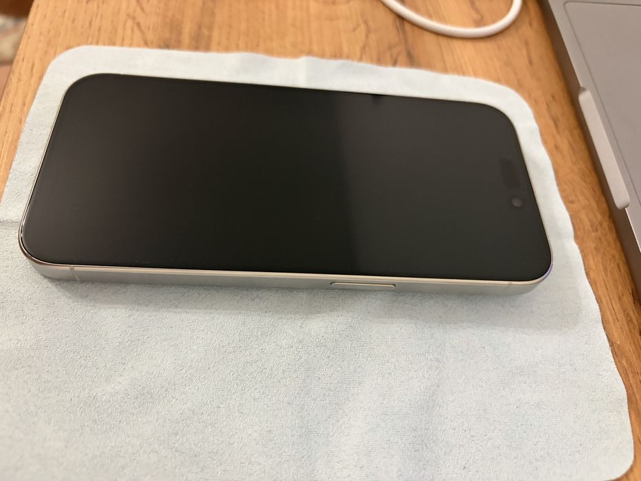 Продам Iphone 15 pro