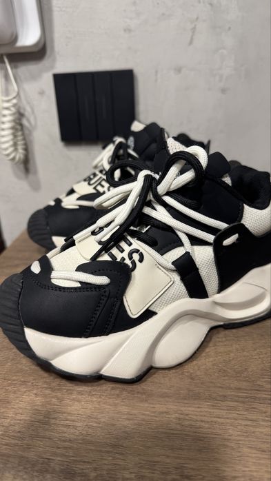 Кроссовки для мальчика 32 р