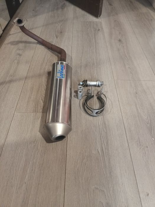 Toba sport scuter 4T LeoVince