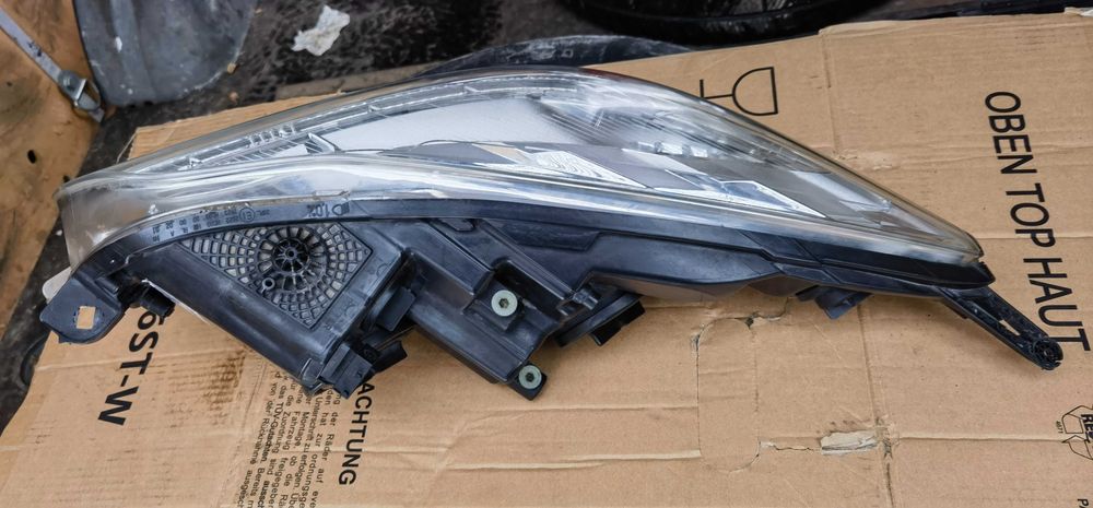 Преден фар HELLA  Opel Insignia/Опел Инсигния