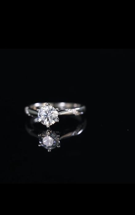 Годежен пръстен с диамант