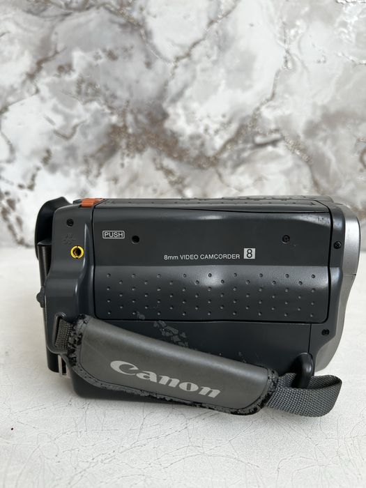 Canon V500 8mm Video Camcorder