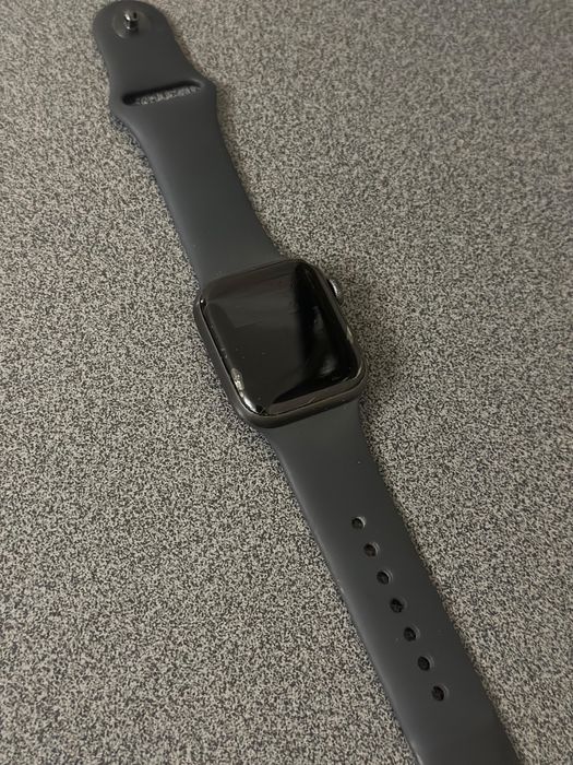 Продам Apple watch 5