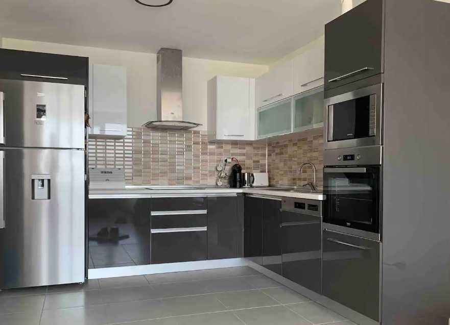 Дава се под наем Тристаен апартамент в Пловдив, Гагарин - 85 кв.м за 255 € - Снимка #2