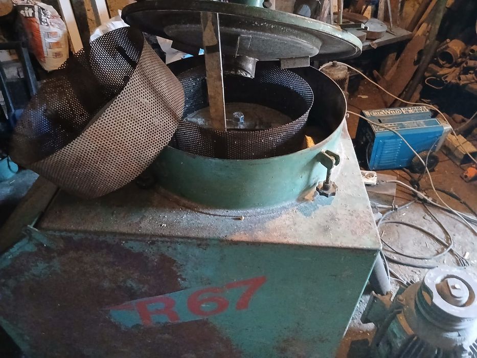 Vând Moara măcinat cereale
