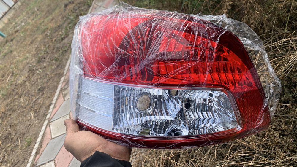 Фара toyota yaris