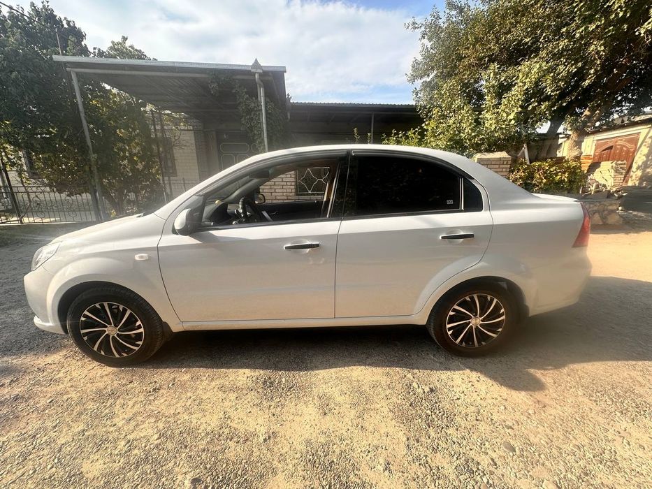 NEXIA 3 автомобили сотилади. Срочно.