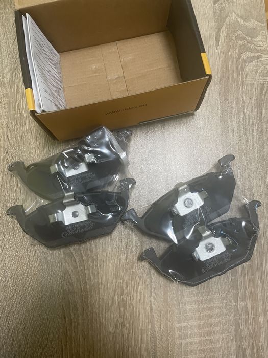 Накладки предни Ridex 402B0033